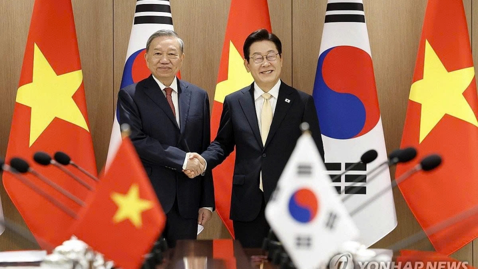 Party General Secretary To Lam’s RoK visit grabs international headlines